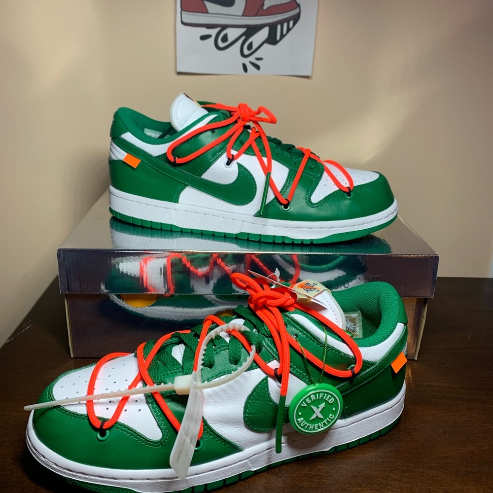 Off white pin green dunks sz 9 new